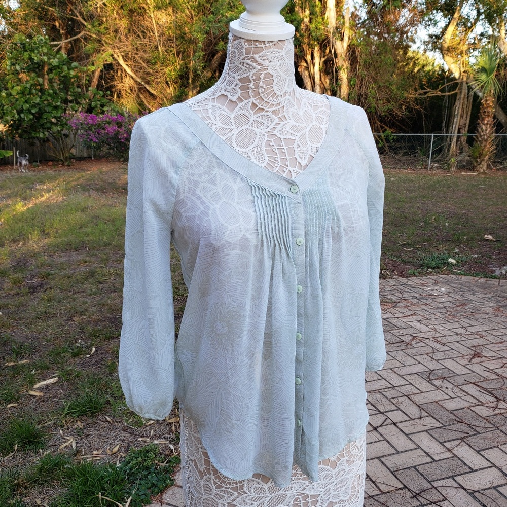 Lauren Conrad XS light green flower blouse